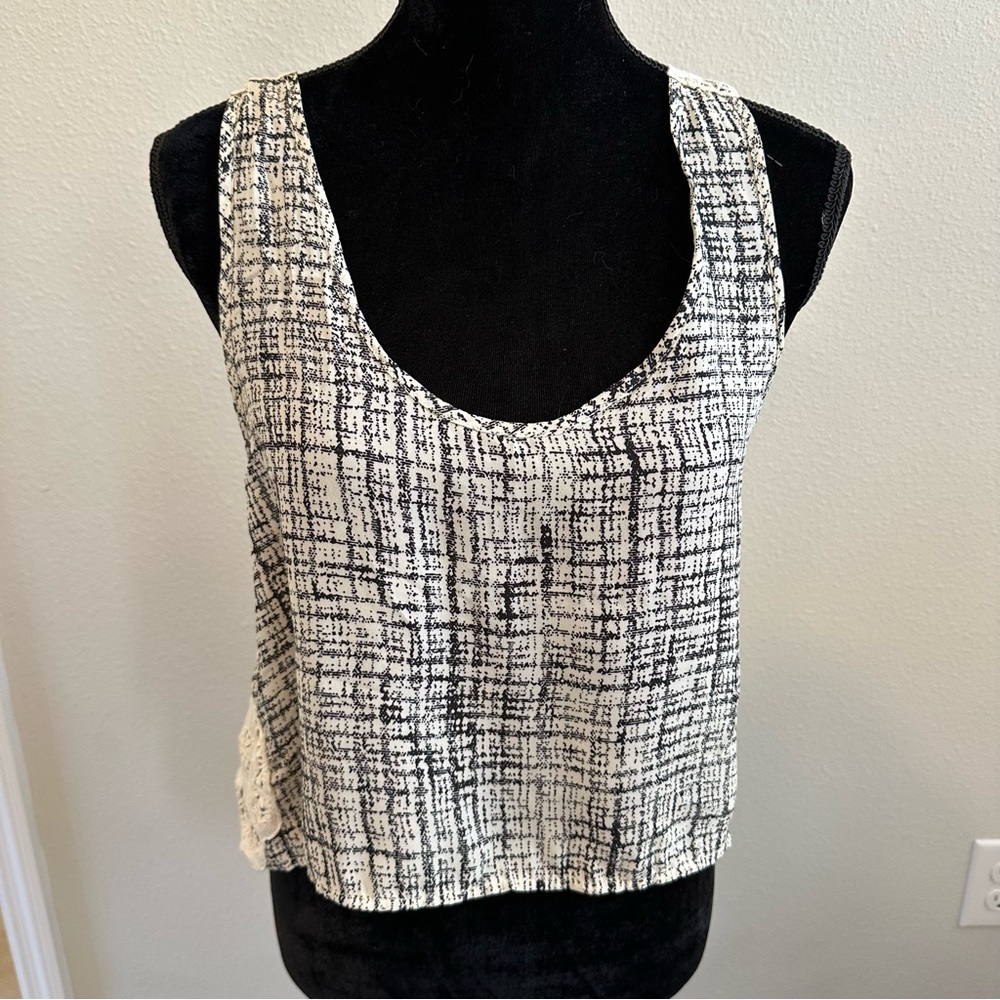 NEW Chic Black and White Patterned Tank Top